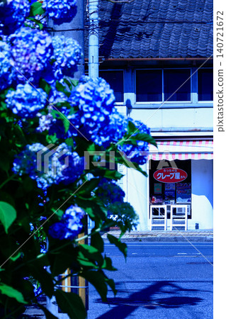 Hydrangeas and a small crepe shop Hydrangeas and a small crepe shop 140721672