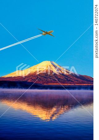 飛越富士山的飛機 飛越富士山的飛機 140722074