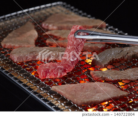 Delicious-looking grilled meat that whets the appetite 140722804