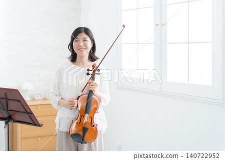 女小提琴手 140722952