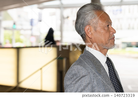 Senior male business 140723319