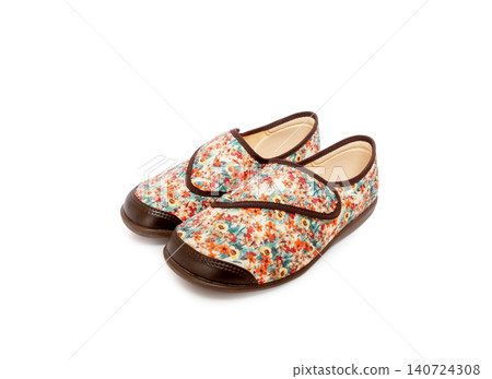 Easy-to-wear, trip-resistant care shoes for the elderly [White background, cutout] 140724308
