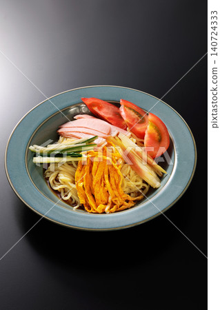 看起來很好吃的 Hiyashi chuka 看起來很好吃的 Hiyashi chuka 140724333