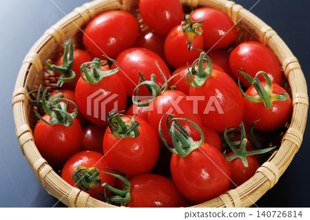 Fresh mini tomatoes Fresh mini tomatoes 140726814