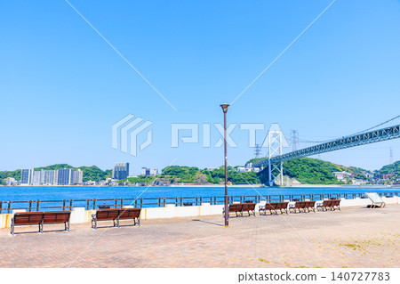 初夏時節,福岡縣北九州市的諾福克廣場和關門橋 初夏時節,福岡縣北九州市的諾福克廣場和關門橋 140727783