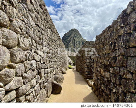Machu Picchu: Stone corridors Machu Picchu: Stone corridors 140734301