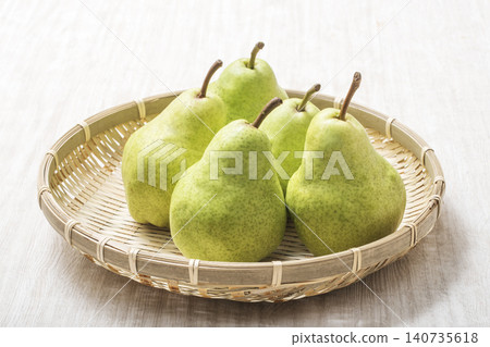 Bartlett pear, fresh fruit, healthy fruit, image material 140735618