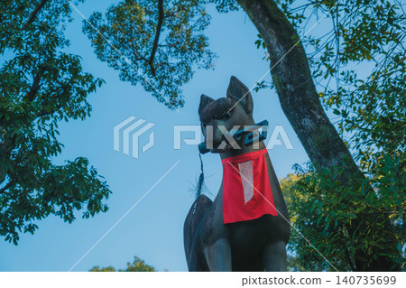 [Fushimi Inari Taisha Shrine] A historical temple and shrine representative of Kyoto / Fox statues 140735699