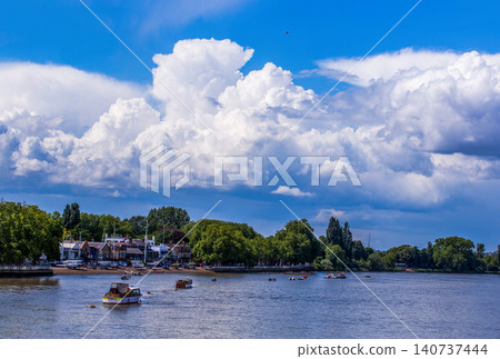 View on Thames river from Putney bridge on West London View on Thames river from Putney bridge on West London 140737444
