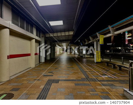 Koriyama Station in the middle of the night, completely deserted. Koriyama Station in the middle of the night, completely deserted. 140737904