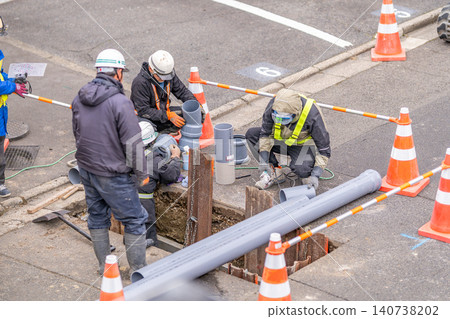 Road excavation, sewer laying and repair work, earth retention, sheet piles, lifelines, resin pipes, reinforced plastic pipes, FRPM pipes, PVC pipes Road excavation, sewer laying and repair work, earth retention, sheet piles, lifelines, resin pipes, reinforced plastic pipes, FRPM pipes, PVC pipes 140738202