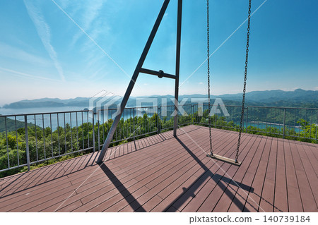 [Swing with a superb view of Tachibana Observatory] Dogyugama, Minamiise-cho, Watarai-gun, Mie Prefecture 140739184