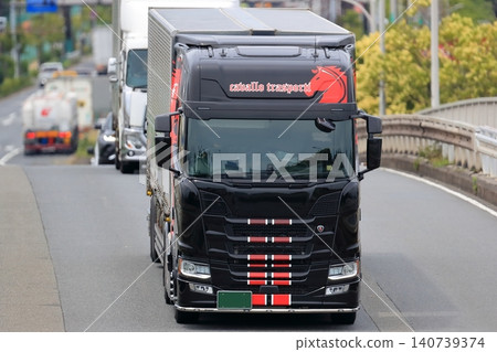 物流卡車 140739374