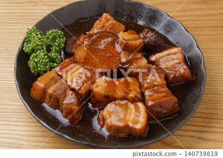 Tender braised pork belly Tender braised pork belly 140739819