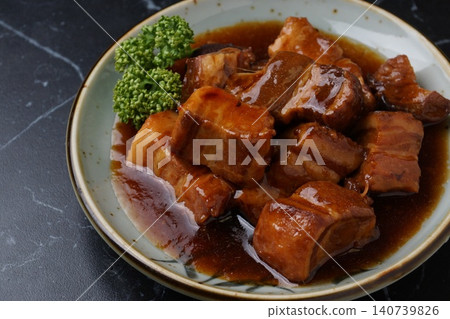 嫩滑的紅燒五花肉 嫩滑的紅燒五花肉 140739826