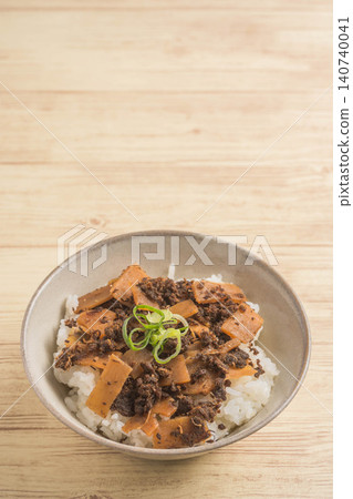 Bamboo shoot and beef shigure rice 140740041