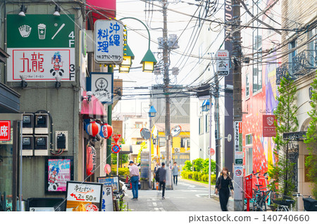 東京中目黑站前的中目黑商店街 140740660