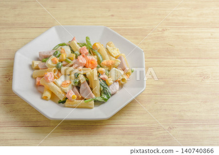 Colorful macaroni salad 140740866