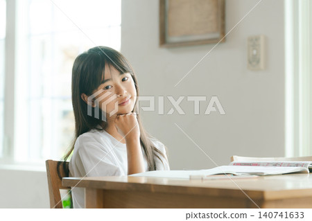 一位因學習而煩惱的小學生 140741633