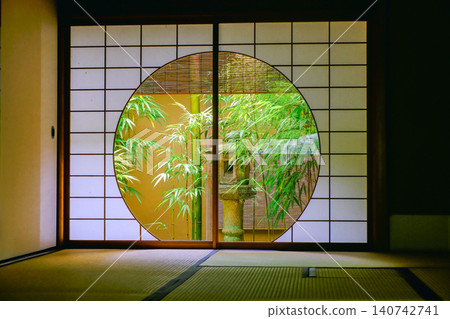 A bamboo grove viewed from a Japanese-style room 140742741