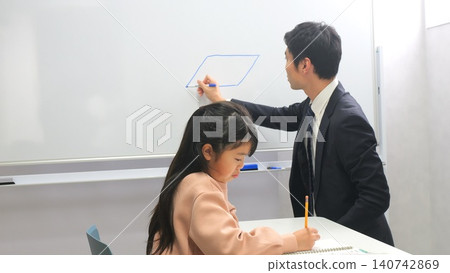 補習班平板電腦教師圖片 140742869