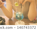 A moment in a cafe 140743372