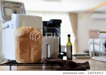 Slightly sweet soy milk bread baked in a home bread maker (1 loaf) Slightly sweet soy milk bread baked in a home bread maker (1 loaf) 140743417