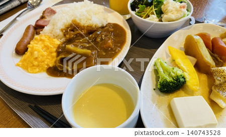 Hotel breakfast buffet and curry rice set meal Hotel breakfast buffet and curry rice set meal 140743528