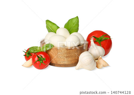 Soft mozzarella cheese with ripe tomatoes and garlic, PNG Soft mozzarella cheese with ripe tomatoes and garlic, PNG 140744128
