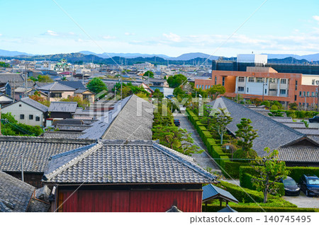松阪城遺址:從第二層城牆俯瞰下方城鎮,松阪市 松阪城遺址:從第二層城牆俯瞰下方城鎮,松阪市 140745495