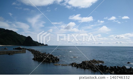 笹川流海景,是風景優美的景點,有伸入海中的蓬萊山、形狀奇特的岩石以及其他美麗的景觀。 笹川流海景,是風景優美的景點,有伸入海中的蓬萊山、形狀奇特的岩石以及其他美麗的景觀。 140746332