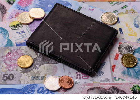Argentina paper money, peso in various denominations. Argentine money Argentina paper money, peso in various denominations. Argentine money 140747149