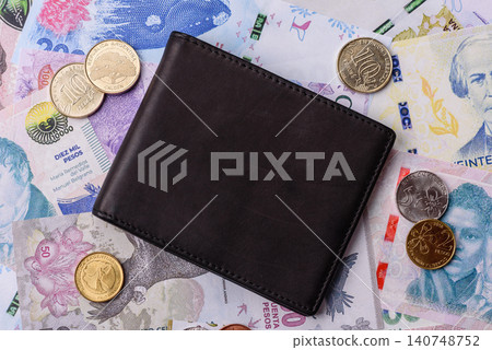 Argentina paper money, peso in various denominations. Argentine money Argentina paper money, peso in various denominations. Argentine money 140748752