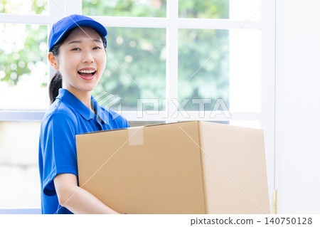 搬家公司:女性員工肖像 搬家公司:女性員工肖像 140750128