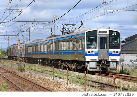 [JR West] 213 series 0 series (Sanyo Main Line: Niwase Station) 140752829