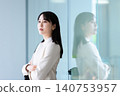 一位目光堅定的女人 140753957