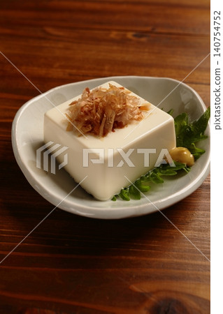 Hiyayakko (cold tofu) Hiyayakko (cold tofu) 140754752