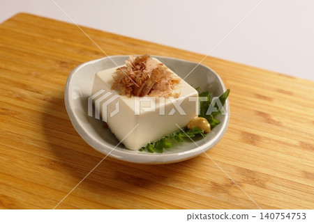 Hiyayakko (cold tofu) Hiyayakko (cold tofu) 140754753