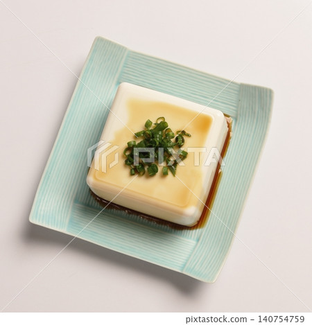 Hiyayakko (cold tofu) 140754759