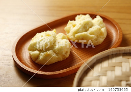 Steamed sweet potato bread Steamed sweet potato bread 140755665