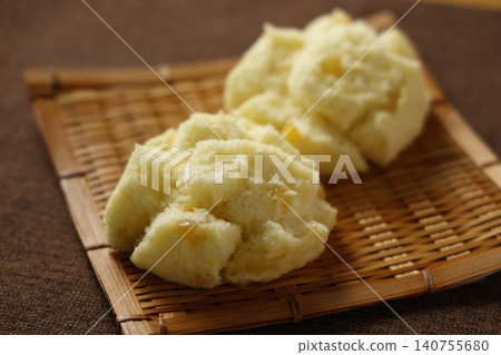 Steamed sweet potato bread Steamed sweet potato bread 140755680