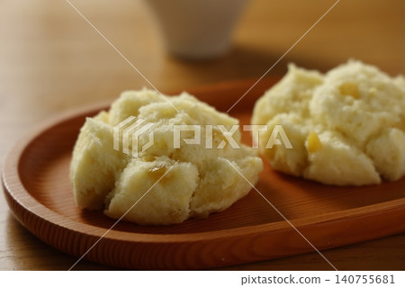 Steamed sweet potato bread Steamed sweet potato bread 140755681