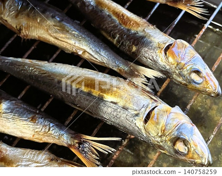 14條乾沙丁魚（整條曬乾） 140758259