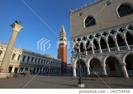 Italy, Venice Old Town: Doge's Palace and Campanile in the early morning Italy, Venice Old Town: Doge's Palace and Campanile in the early morning 140759436