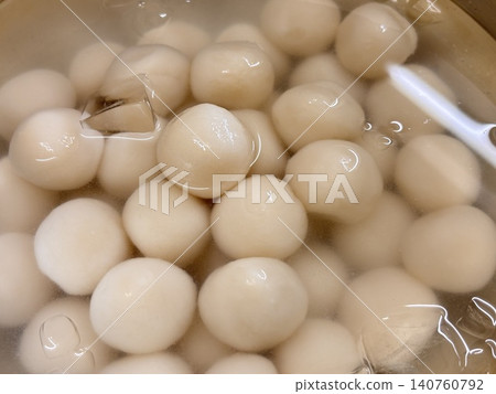 Shiny mochi dumplings Shiny mochi dumplings 140760792