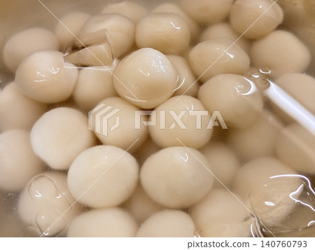 Shiny mochi dumplings Shiny mochi dumplings 140760793
