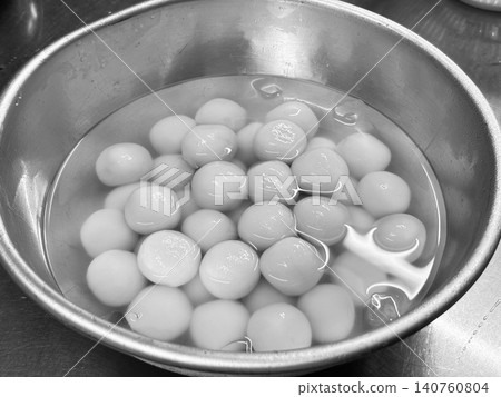 Shiny mochi dumplings Shiny mochi dumplings 140760804