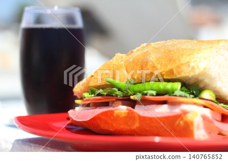 half bread sandwich half bread sandwich 140765852