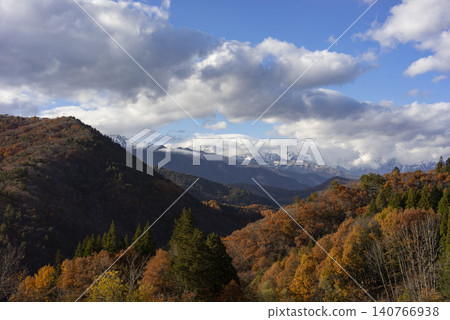 從長野縣眺望飛驒山脈的秋景 140766938