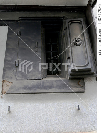 Warehouse  140767986